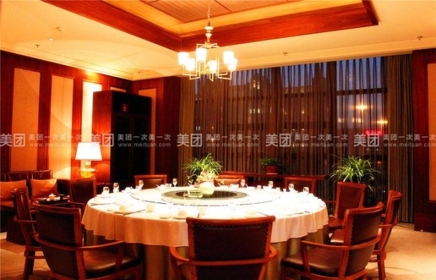 赤峰冠東百貨服務(wù)電話號碼-第1張圖片