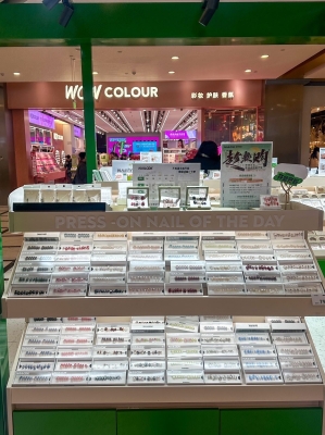 赤峰招穿戴甲美甲師傅電話號碼-第1張圖片