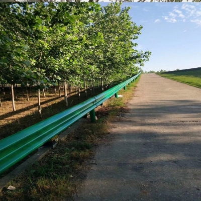 赤峰市波形護(hù)欄廠家電話號碼-第1張圖片