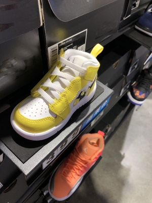 赤峰耐克專賣店電話號碼查詢-第1張圖片