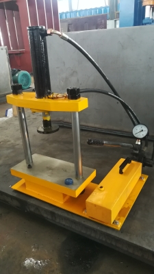 赤峰液壓機(jī)電話地址在哪-第1張圖片