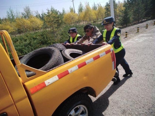 林東去往赤峰班車(chē)電話(huà)是多少號(hào)-第1張圖片