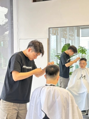 赤峰銘添男士理發(fā)店電話號碼-第1張圖片