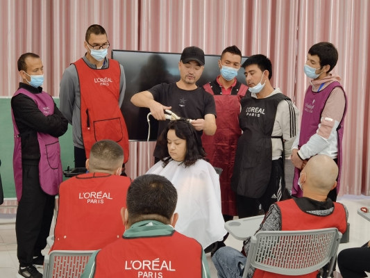 赤峰歐凱美發(fā)工作室電話號(hào)碼-第1張圖片