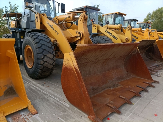 赤峰二手農(nóng)用鏟車轉(zhuǎn)讓電話號碼-第1張圖片