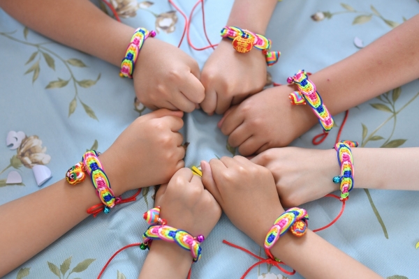 赤峰賣五彩繩擺攤電話號碼-第1張圖片