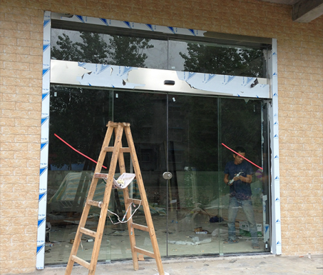 赤峰市玻璃柜門維修電話號碼-第1張圖片