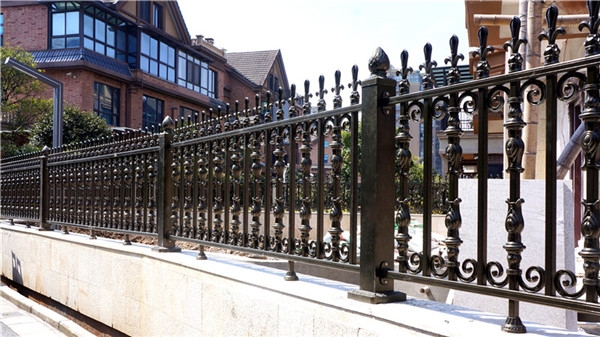 赤峰鋁藝窗戶護(hù)欄批發(fā)電話號碼-第1張圖片