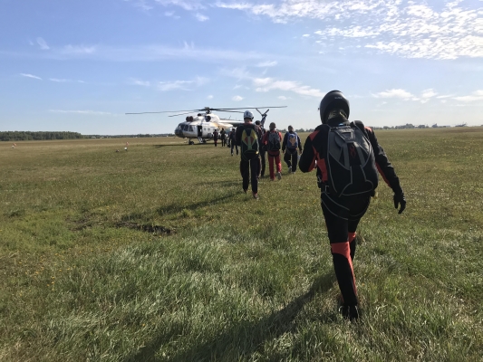 赤峰跳傘基地電話地址是多少號(hào)-第1張圖片