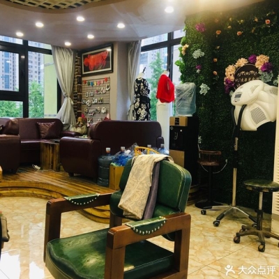 赤峰市燙染頭發(fā)店電話號碼-第1張圖片