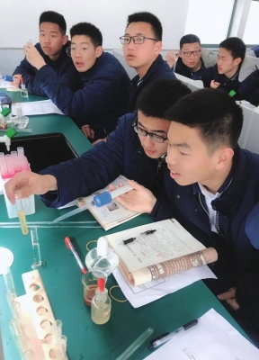 赤峰二中生物老師電話號(hào)碼-第1張圖片