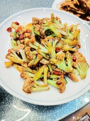 赤峰飯店服務(wù)臺電話多少號-第1張圖片