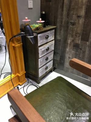 赤峰超低價(jià)理發(fā)師電話號(hào)碼-第1張圖片