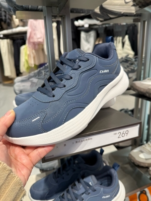 赤峰運(yùn)動鞋子折扣店電話號碼-第1張圖片