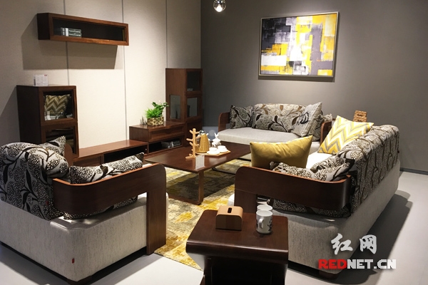 赤峰曲美家俱電話多少號碼-第1張圖片