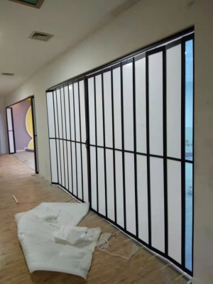 赤峰開門紅門簾廠家電話號(hào)碼-第1張圖片