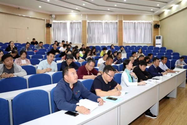 赤峰紅山中學(xué)校長電話號碼-第1張圖片