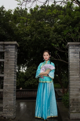 赤峰訥日古服裝店電話號碼-第1張圖片