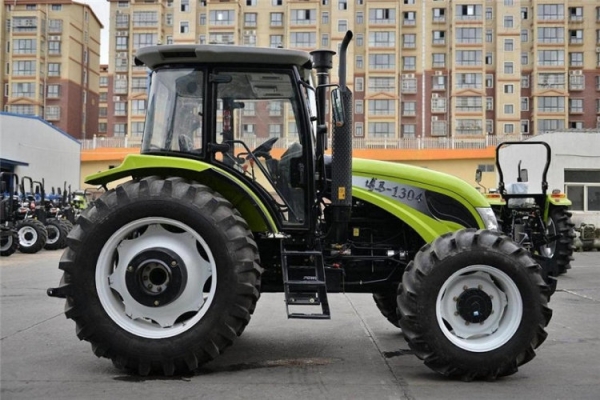 赤峰拖拉機(jī)車隊(duì)電話多少號(hào)-第1張圖片