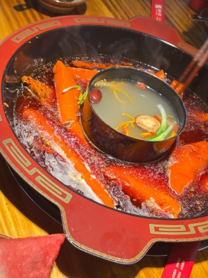 赤峰市鹿骨燉雞館電話號(hào)碼-第1張圖片