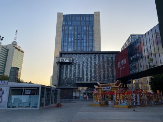 赤峰步行街優(yōu)衣庫電話號碼-第1張圖片