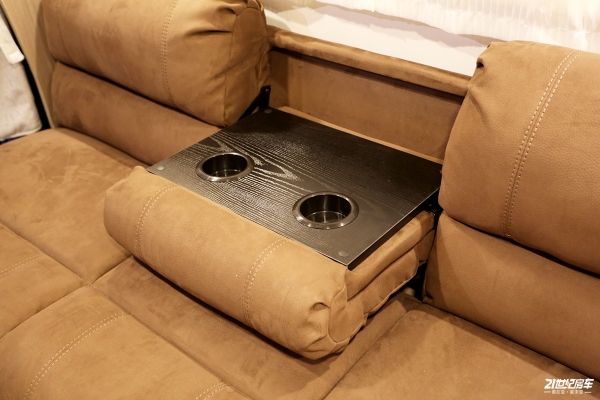 赤峰賽德沙發(fā)電話號碼多少-第1張圖片