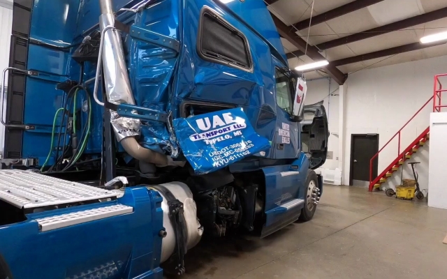 赤峰卡車(chē)鈑金維修電話號(hào)碼查詢-第1張圖片