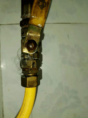 赤峰路燃?xì)夤倦娫捥?hào)碼是多少-第1張圖片