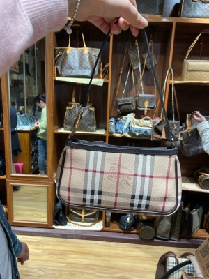 赤峰中古實體店電話號碼查詢-第1張圖片