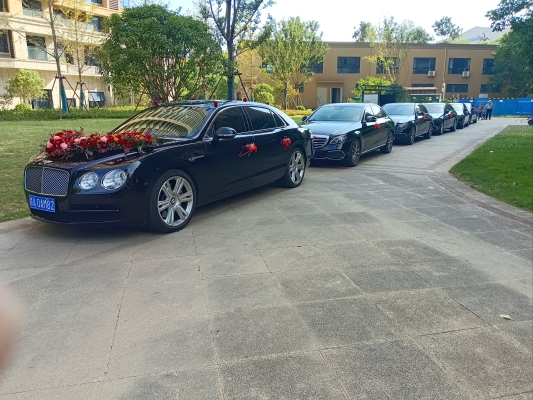 赤峰婚車(chē)奔馳車(chē)隊(duì)地址電話號(hào)碼-第1張圖片