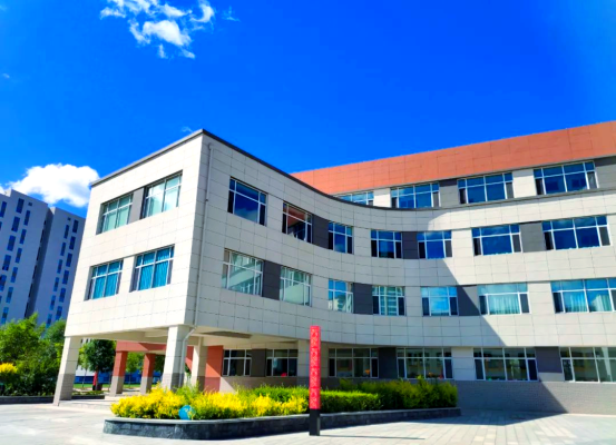 赤峰二中附近托管班電話(huà)號(hào)碼-第1張圖片