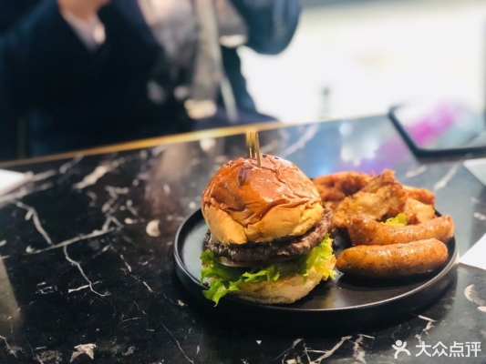 赤峰凡科漢堡店電話號(hào)碼多少-第1張圖片