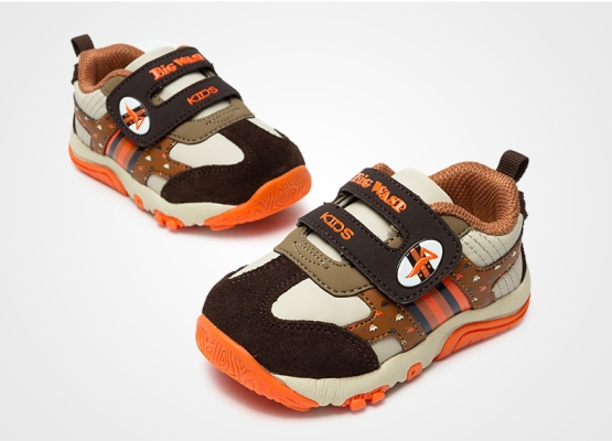 赤峰大黃蜂鞋店電話多少號-第1張圖片