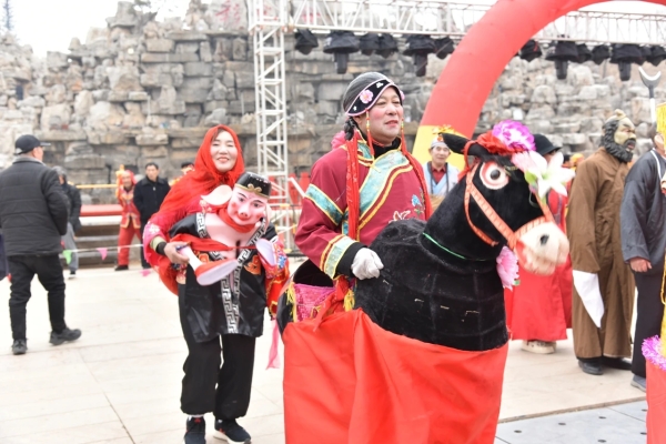 赤峰文鐘鎮(zhèn)秧歌隊(duì)招聘電話號(hào)碼-第1張圖片