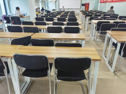 赤峰書桌廠家聯(lián)系電話多少號(hào)-第1張圖片