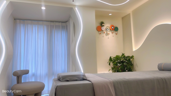 赤峰麗之美容院地址電話號(hào)碼-第1張圖片