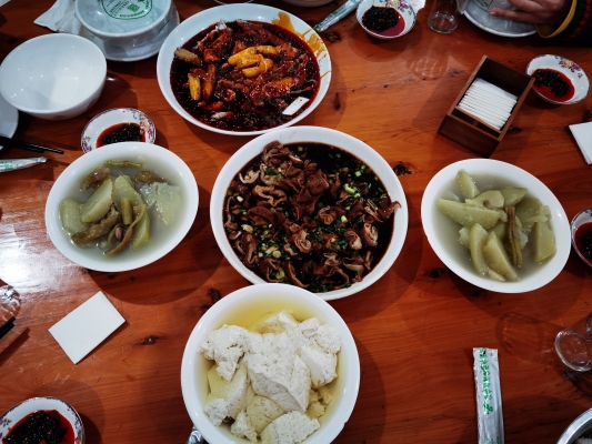 赤峰胖哥鹵肉拼盤店電話地址-第1張圖片