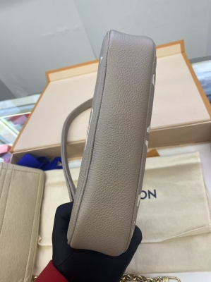 赤峰回收包包電話號(hào)碼多少-第1張圖片