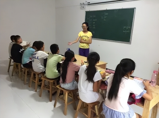 赤峰二中補課老師電話是多少-第1張圖片