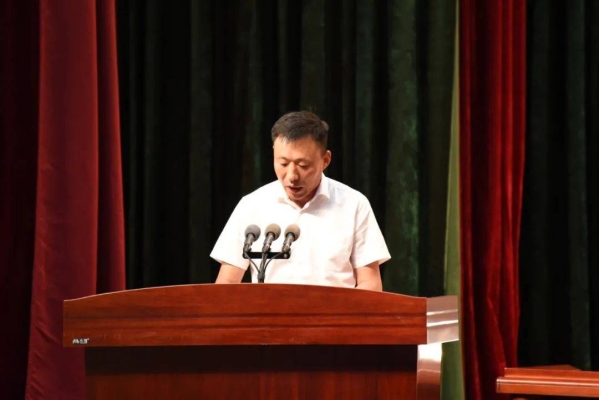 赤峰實(shí)驗(yàn)中學(xué)丁紅校長電話號碼-第1張圖片