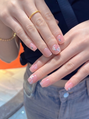 赤峰蘭慕美甲店電話多少號-第1張圖片