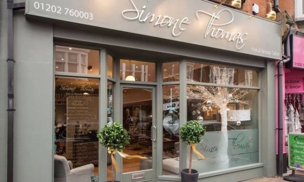 赤峰薩隆理發(fā)店電話號(hào)碼-第1張圖片