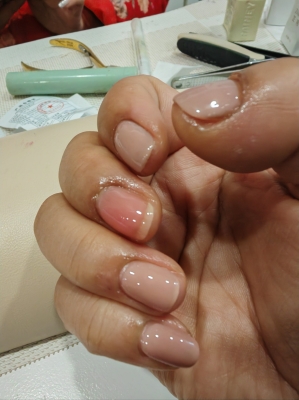 赤峰羅曼蒂克美甲店電話號碼-第1張圖片