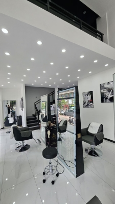 赤峰造型美發(fā)店地址電話號碼-第1張圖片