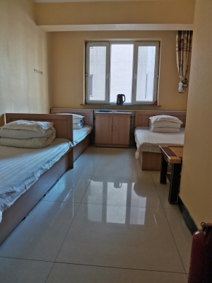 赤峰高速附近的旅館電話號碼-第1張圖片