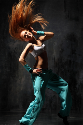 赤峰鋼管舞培訓(xùn)學(xué)校電話號碼-第1張圖片