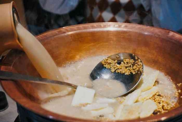 赤峰市斯琴阿媽橋北訂餐電話-第1張圖片