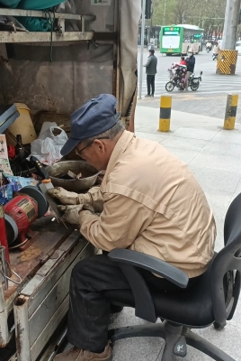 赤峰市磨剪刀師傅電話號碼-第1張圖片