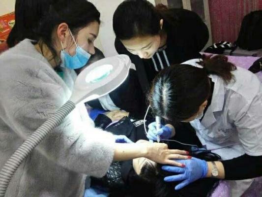 赤峰特色美甲學(xué)校電話號碼-第1張圖片