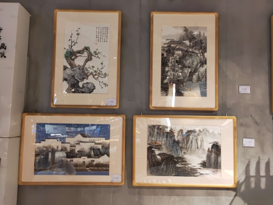 赤峰新華書店文房店電話號(hào)碼-第1張圖片